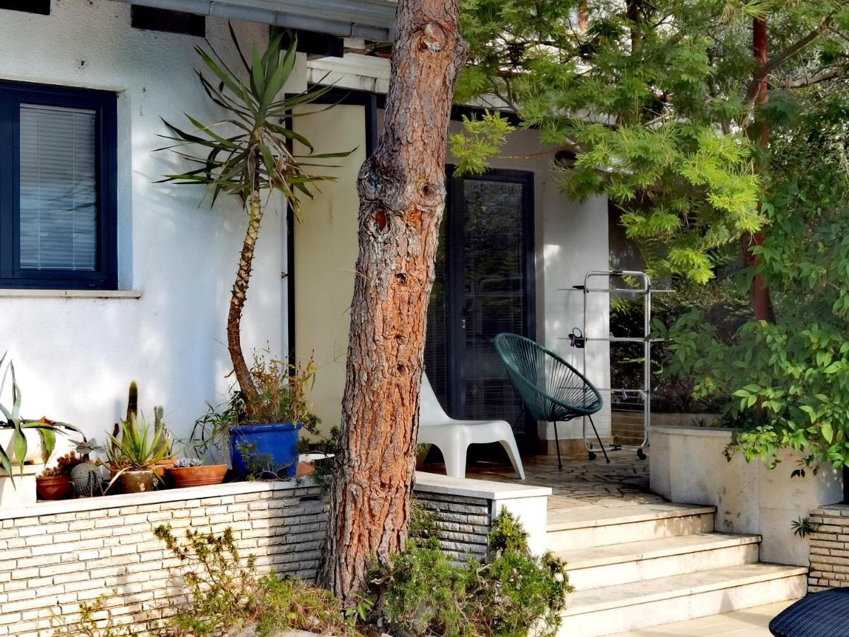 Pine And Lime Apartments Pola Esterno foto
