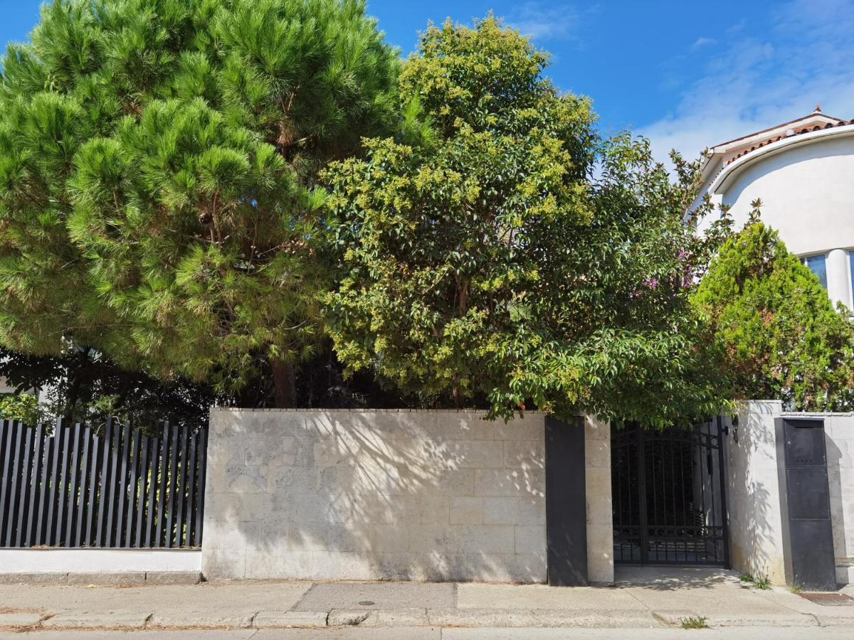 Pine And Lime Apartments Pola Esterno foto